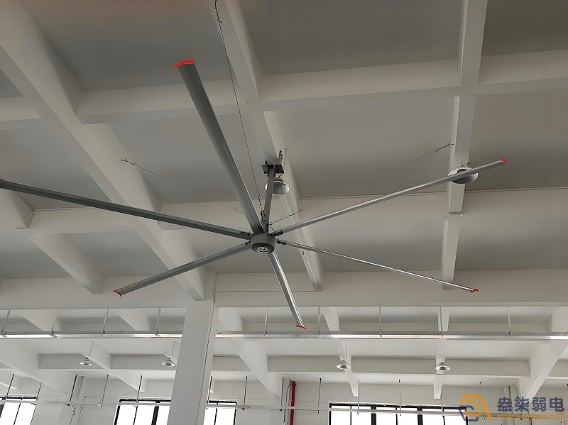 工業(yè)廠房通風(fēng)降溫如何選擇大風(fēng)扇？