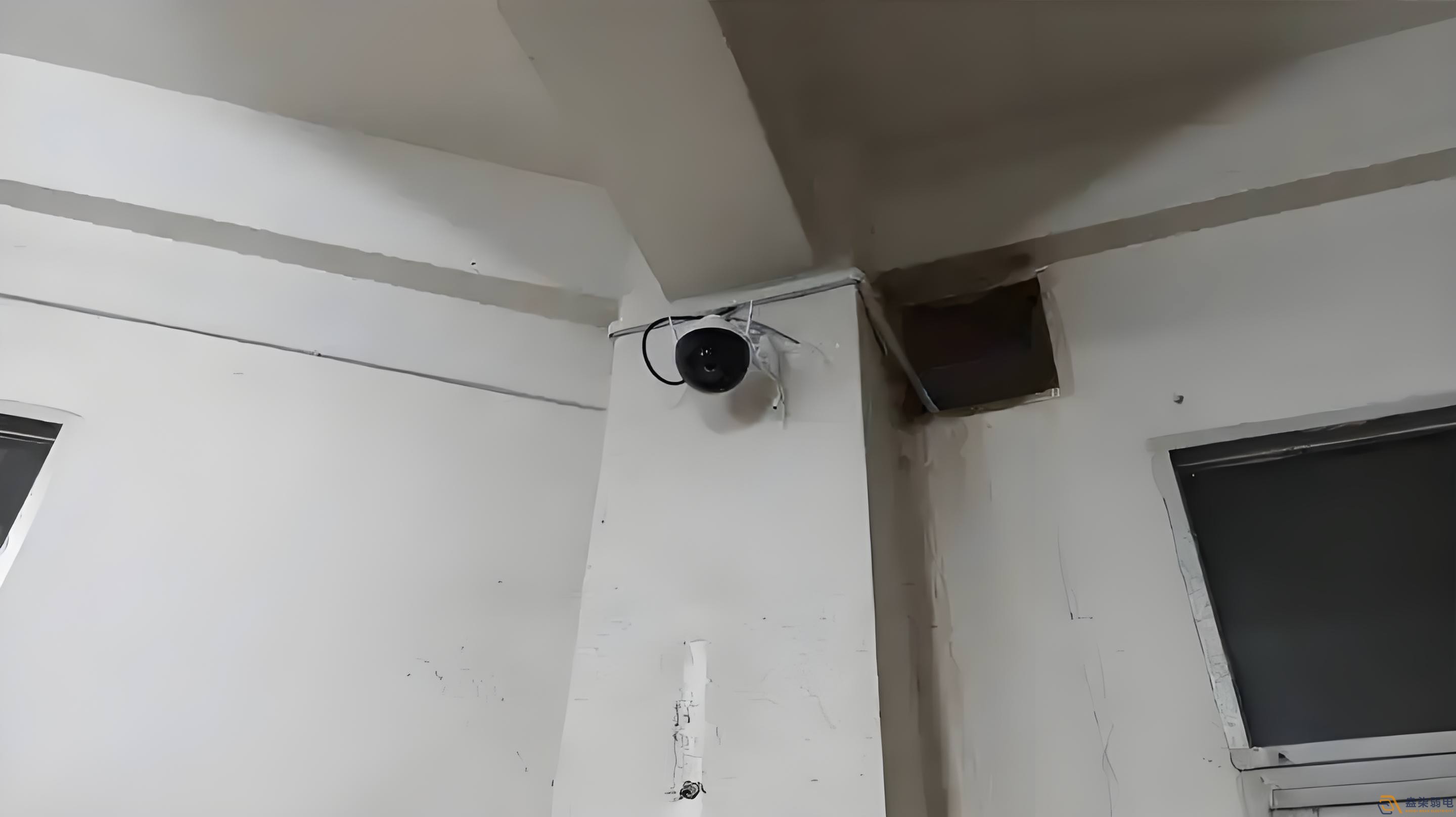 如何提高監(jiān)控攝像頭的防塵效果？