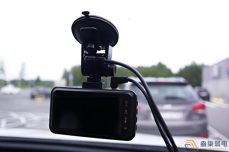 如何選擇常見的車載安防監(jiān)控攝像頭？