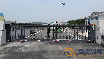 工廠大門(mén)優(yōu)選：段滑門(mén)優(yōu)勢(shì)多